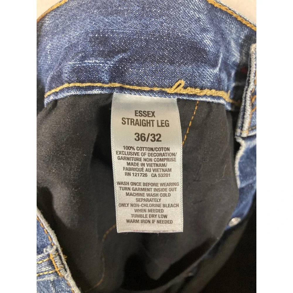 Aeropostale slip into