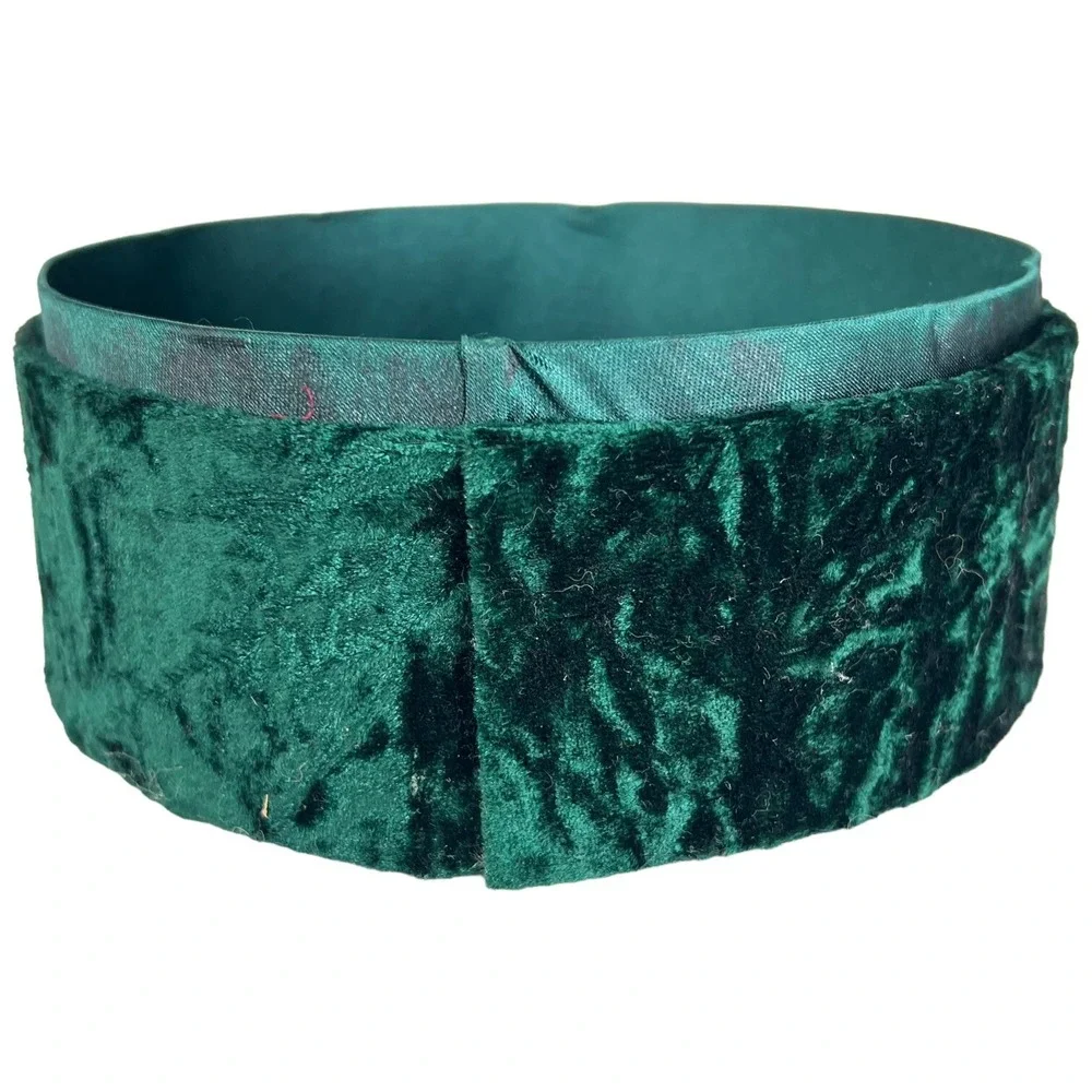 The Unbranded Brand velvet gift