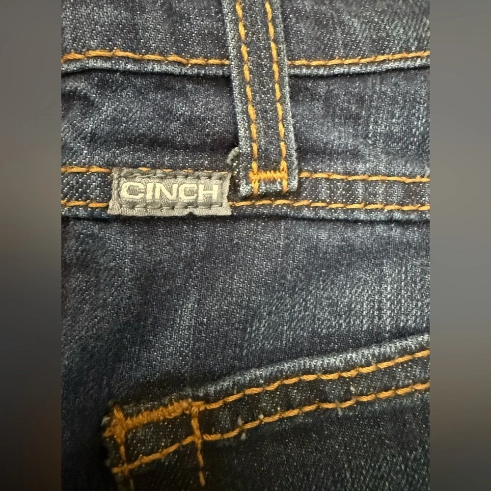 Cinch riding wave