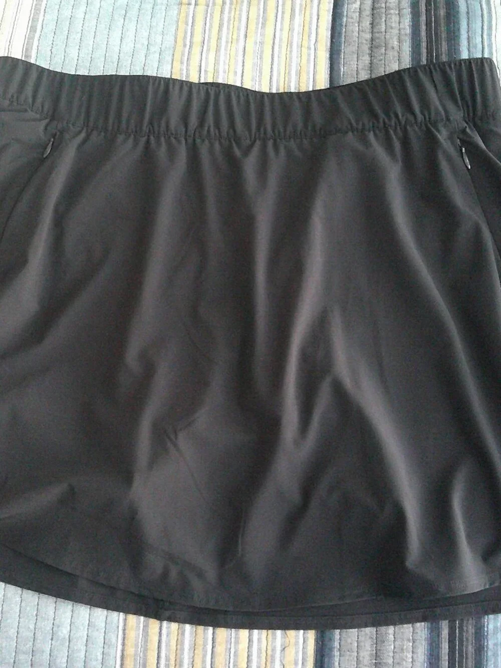 T By Talbots Black silky skort has front zippered pockets  Size XLP NWT