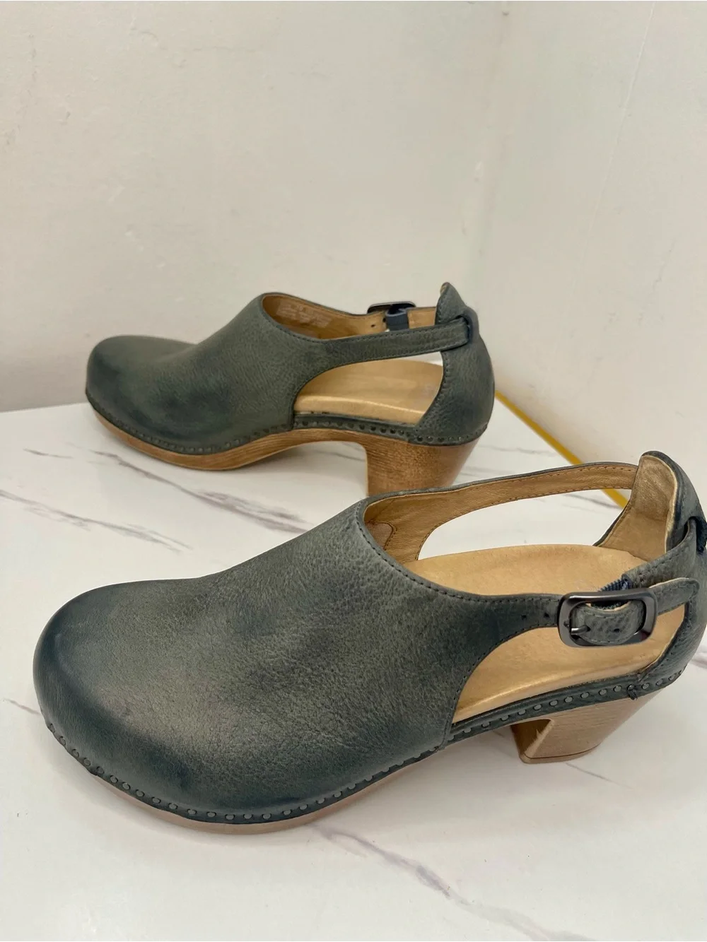 Dansko Sassy Heel Leather Slingback Clogs in Slate Color Sz 39/ 8.5-9