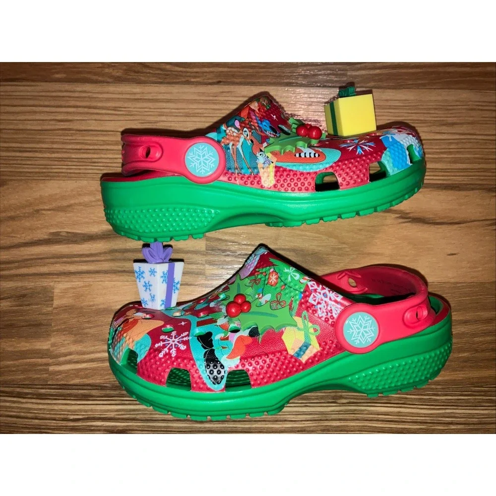 Disney Parks 2023 Christmas Crocs Holiday Presents Mickey & Friends Child‎ 9