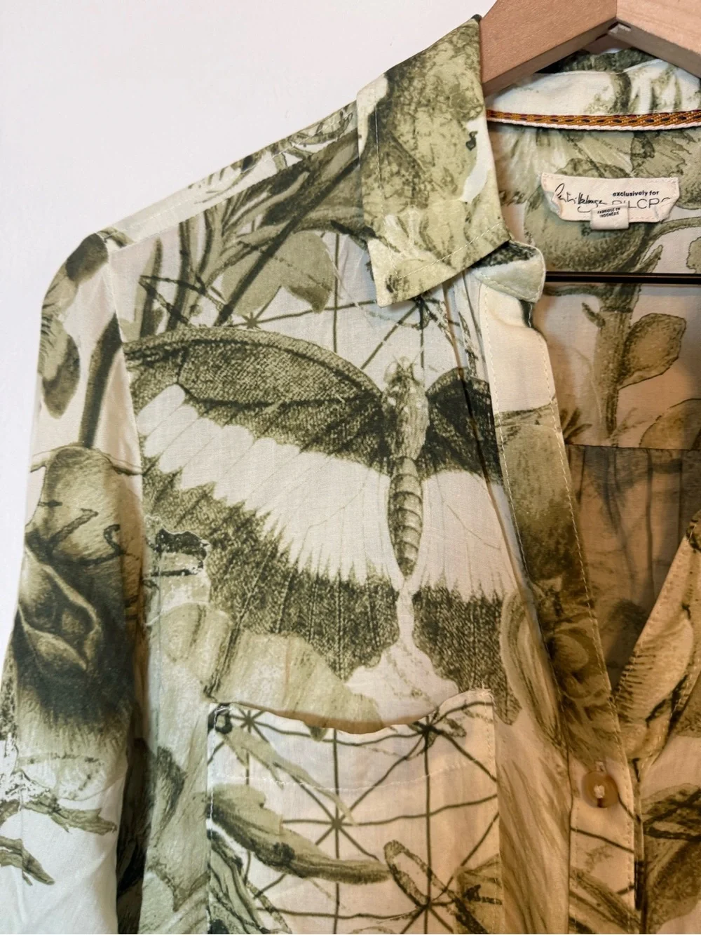 Anthropologie The‎ Romy Relaxed Buttondown Shirt by Pilcro: Manel Villalonga