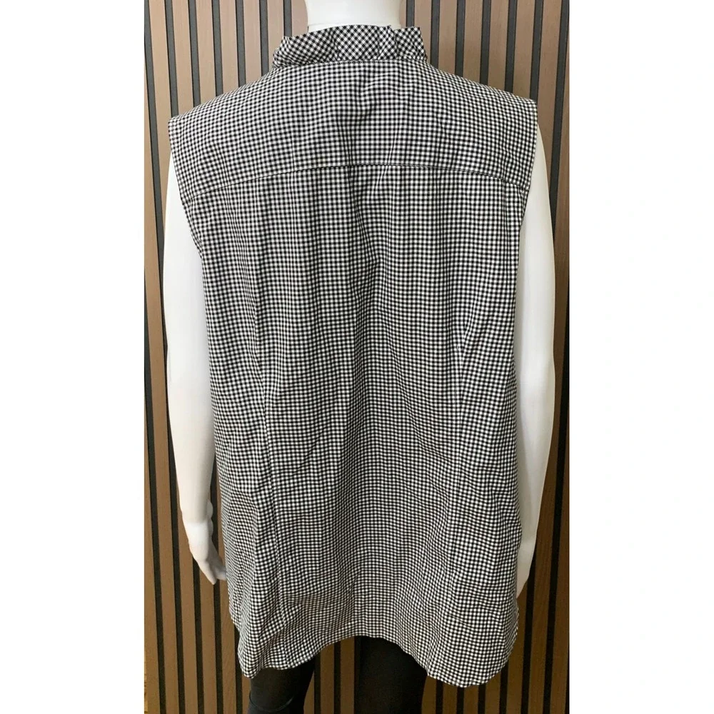 Talbots woman wrinkle