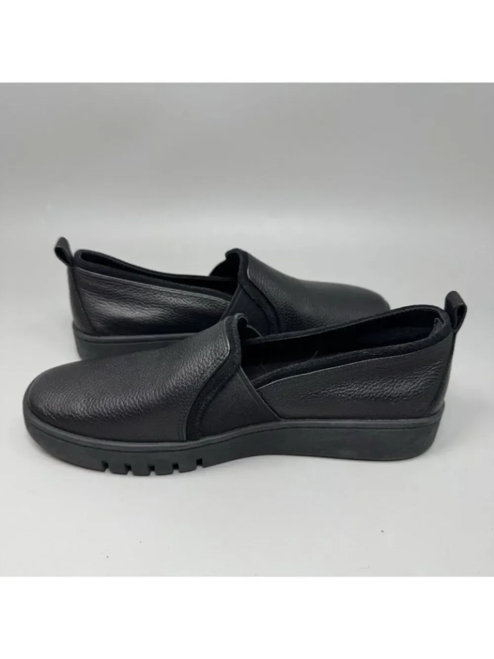Vionic sneakers upper