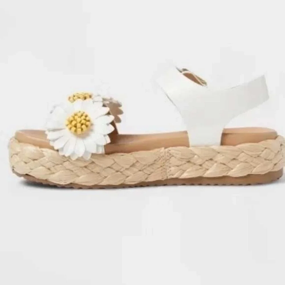 Little‎ Girl Platform Sandals Art Class Makayla Daisy White Size 3 New With Tags