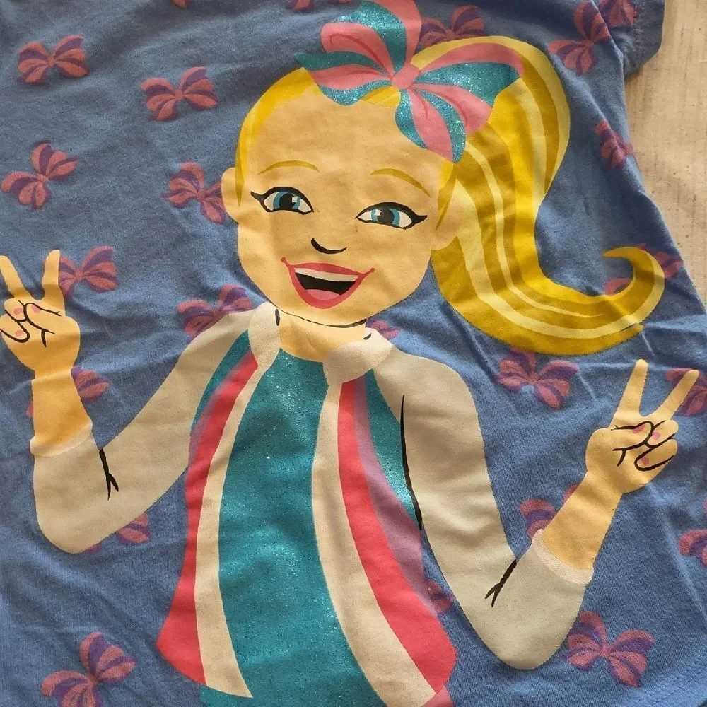 JoJo Siwa vibrant blue