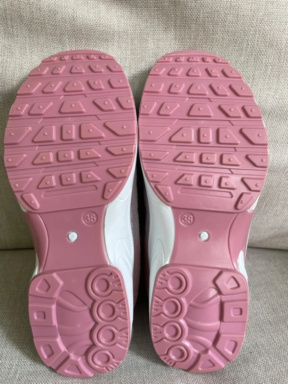 Orthora sneaker type
