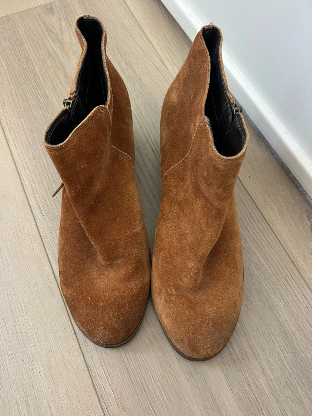 Aldo classic suede