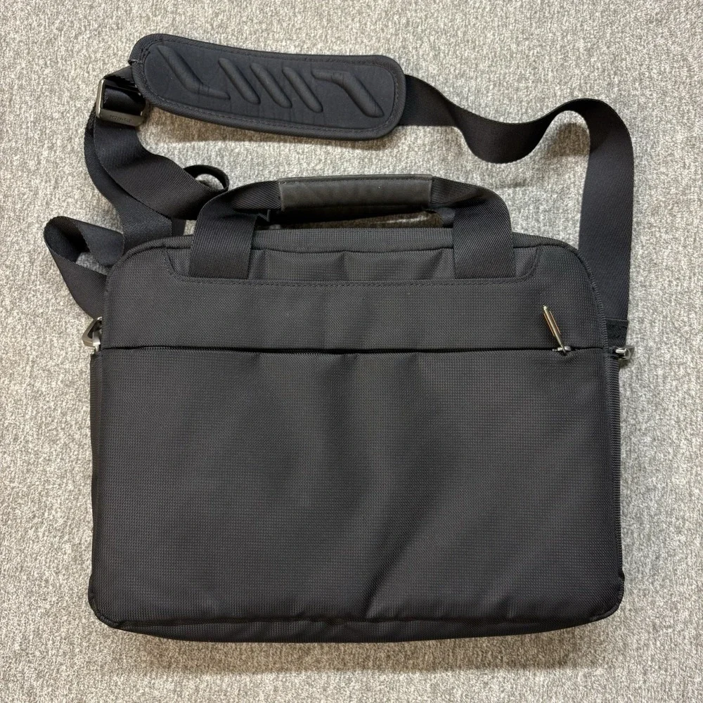 Briggs & Riley excellent preowned
