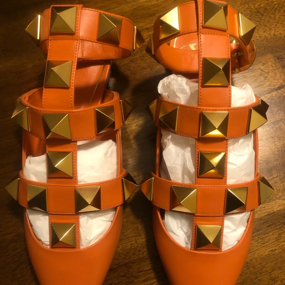 Valentino nib $1100