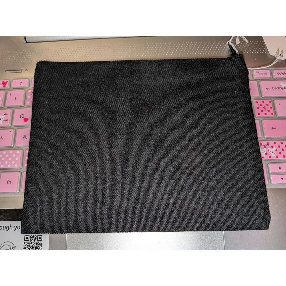 N/A black canvas