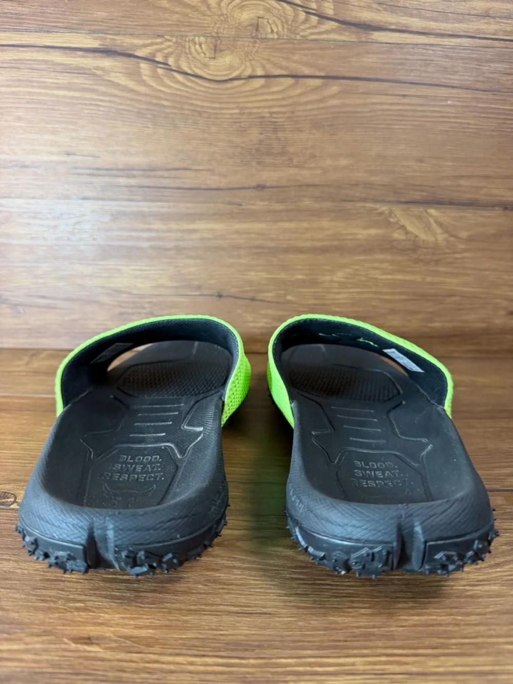 Under Armour Project Rock Fat Tire Slides Men's Size 9 Black Volt Sandals Shoes‎