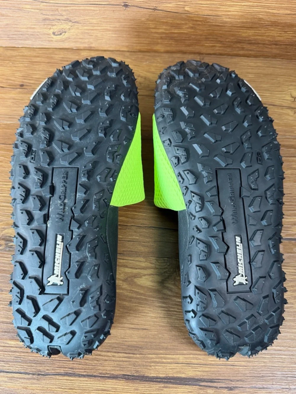 Under Armour Project Rock Fat Tire Slides Men's Size 9 Black Volt Sandals Shoes‎
