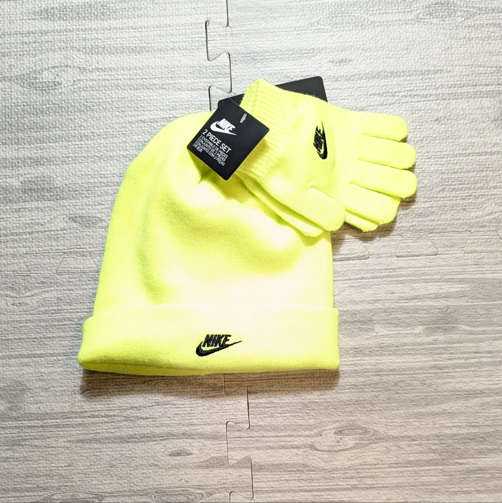 NWT Nike Volt Youth Boys Knit Hat and Gloves Set Neon Yellow‎ Black Swoosh