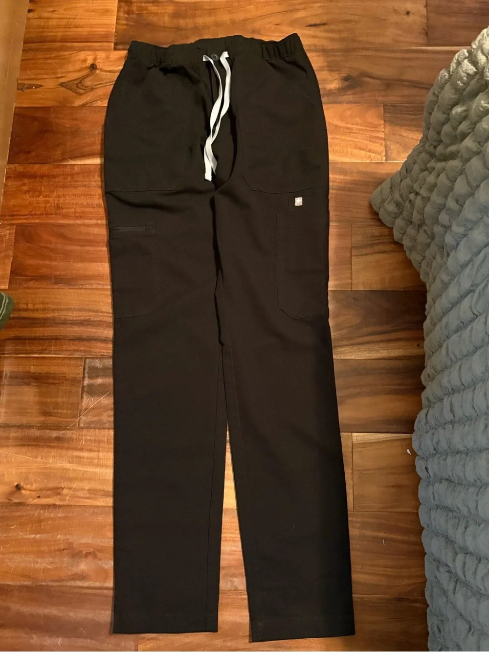 FIGS Men’s XS Yola‎ Yoga Scrub Pants Black Cargo Stretch Medical Uniform (1267)