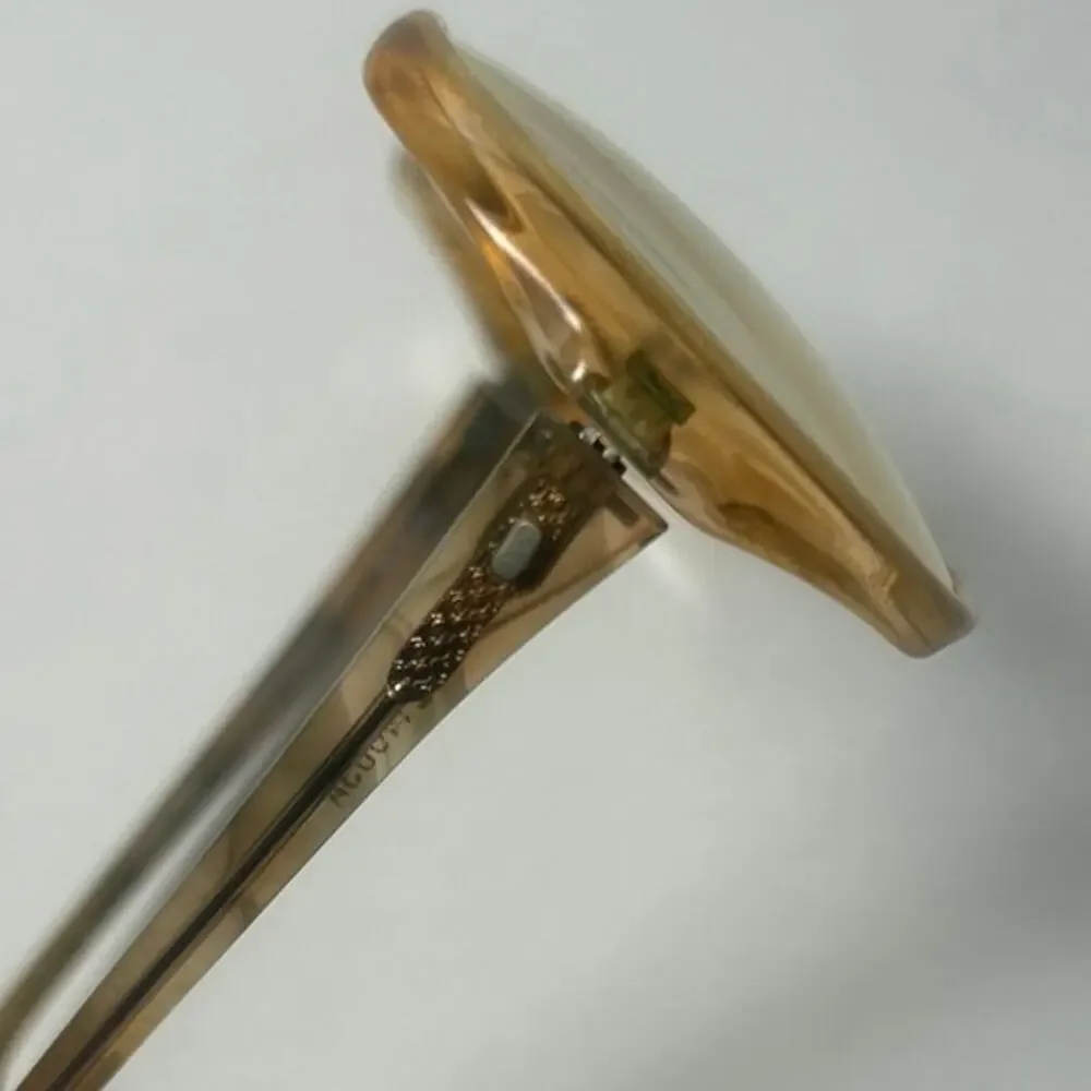 Unknown vintage translucent