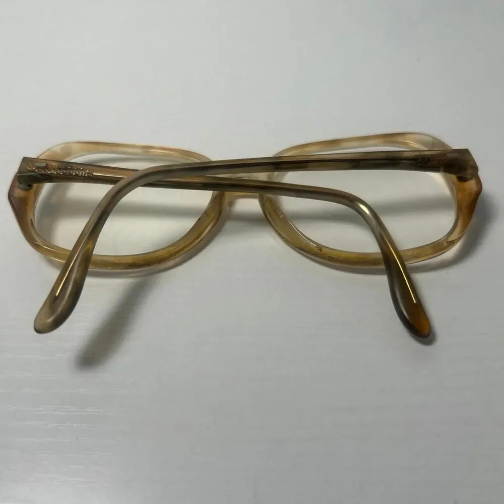 Unknown vintage translucent