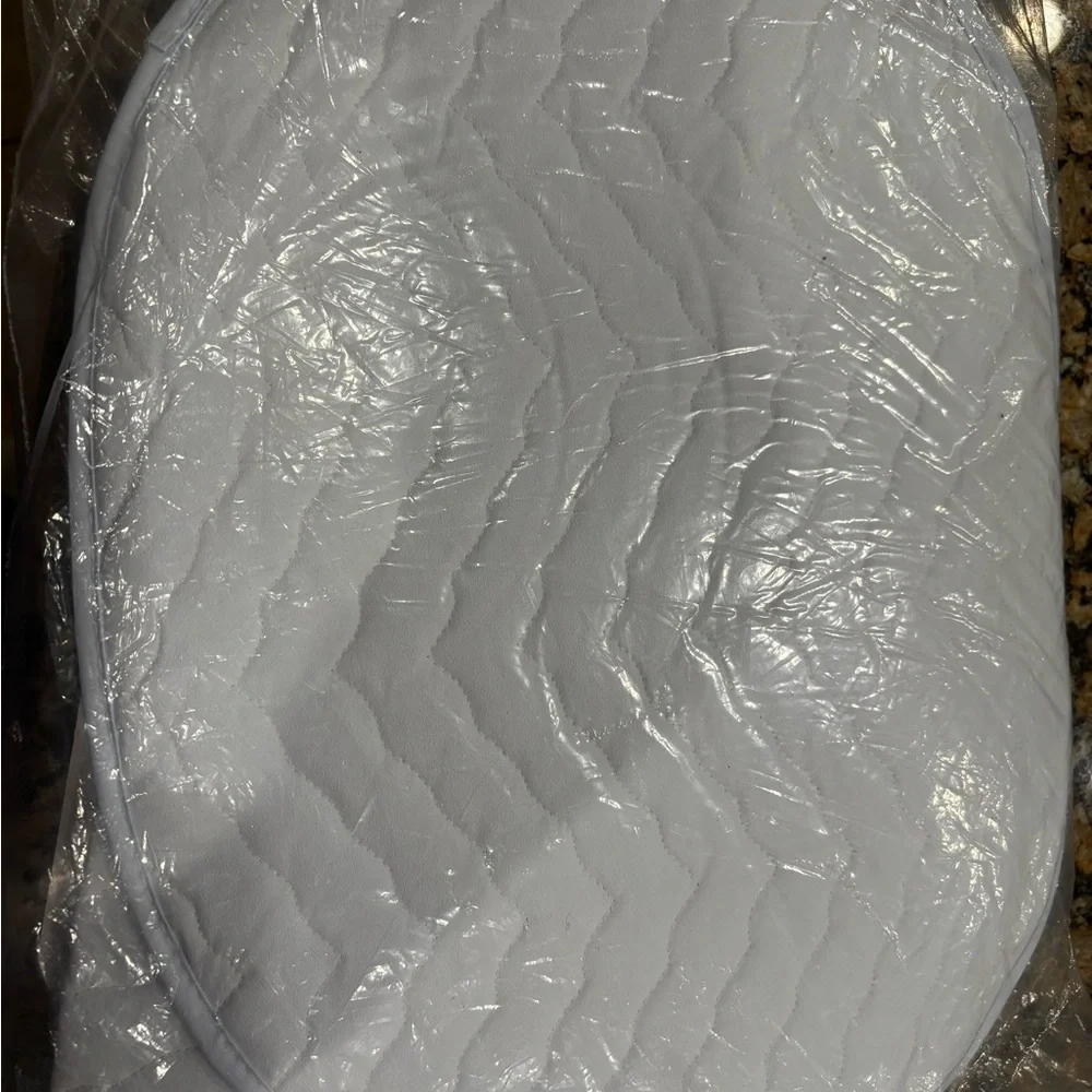 New 6pc White quilted Serving Savers