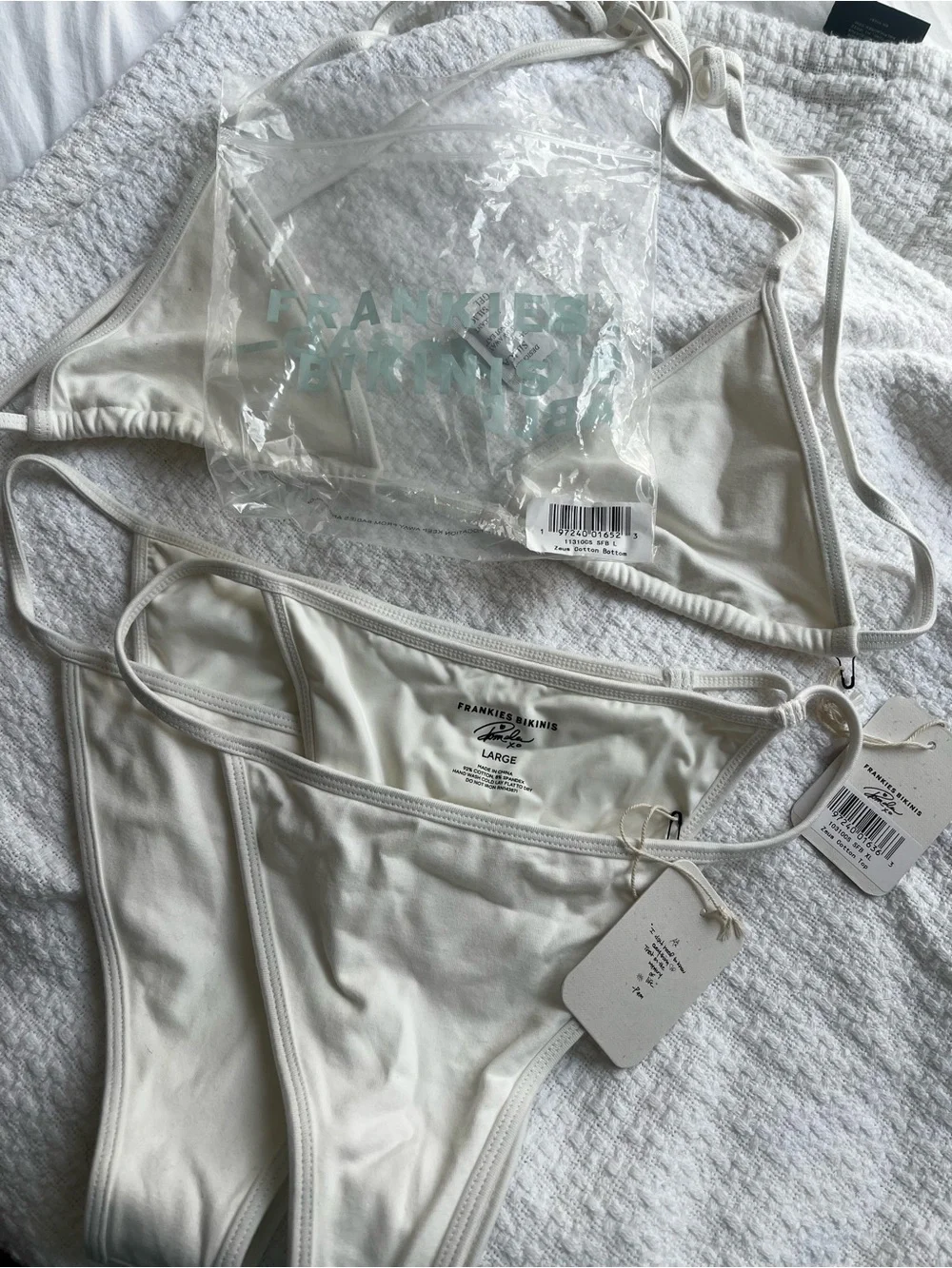 Frankies Bikinis zeus style