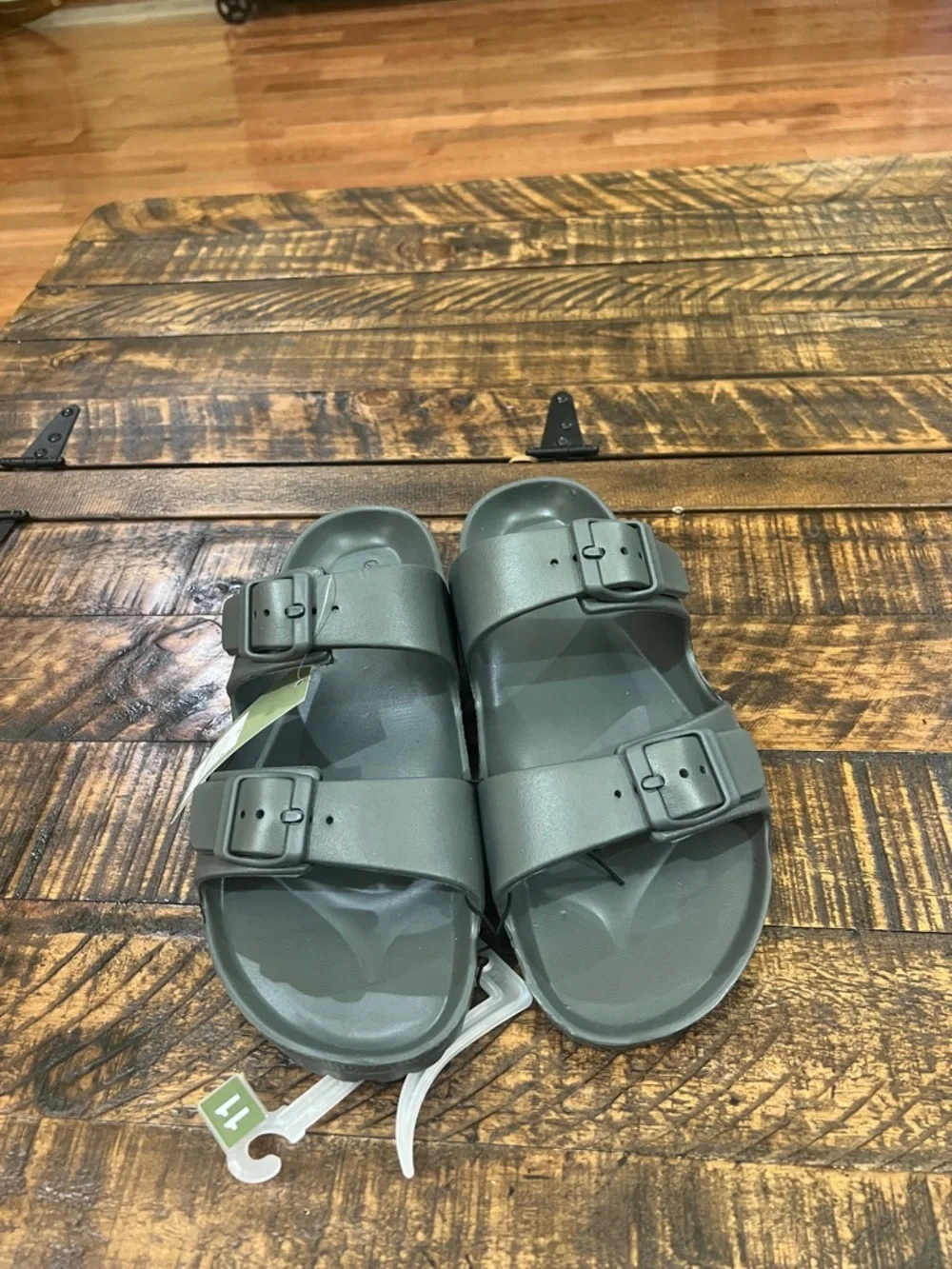 Goodfellow & Co molded slide