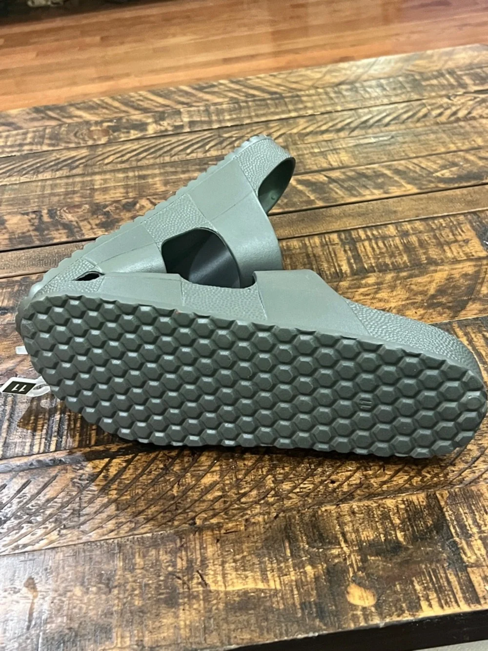 Goodfellow & Co molded slide