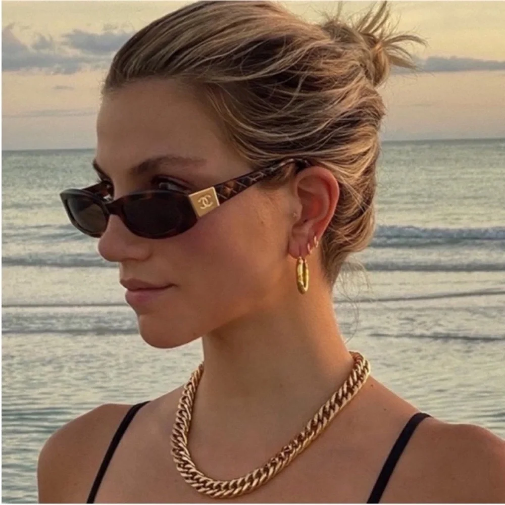 CHANEL sunglasses rich