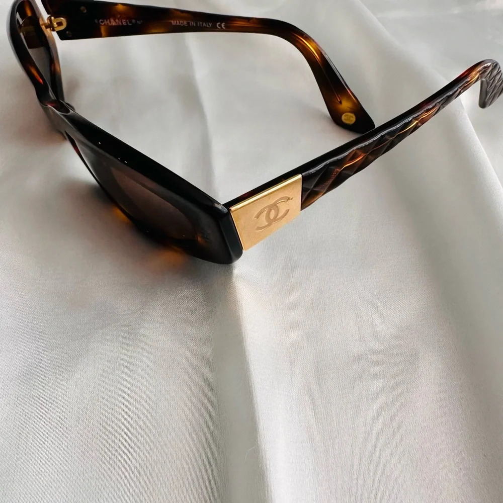CHANEL sunglasses rich