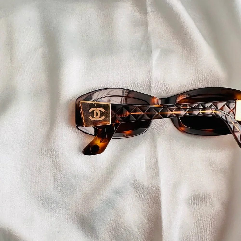 CHANEL sunglasses rich