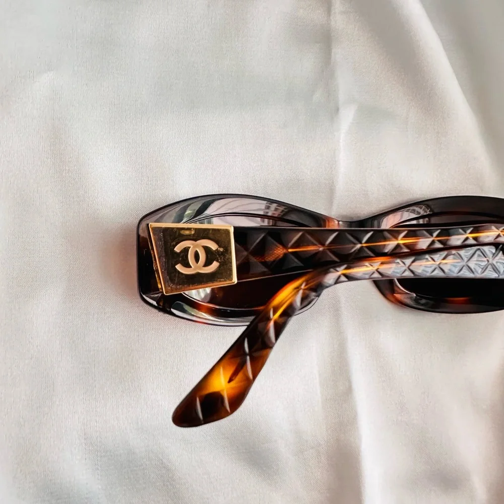 CHANEL sunglasses rich