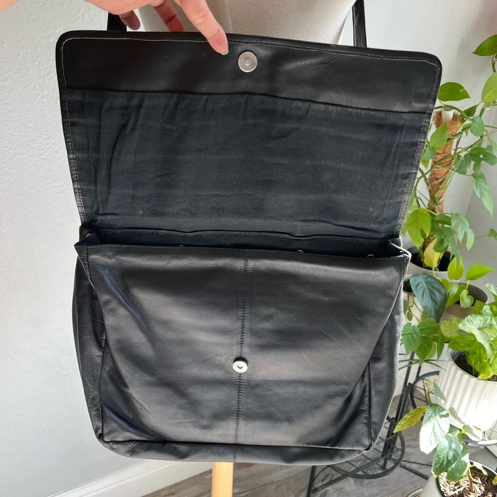 Kenneth Cole leather kenneth