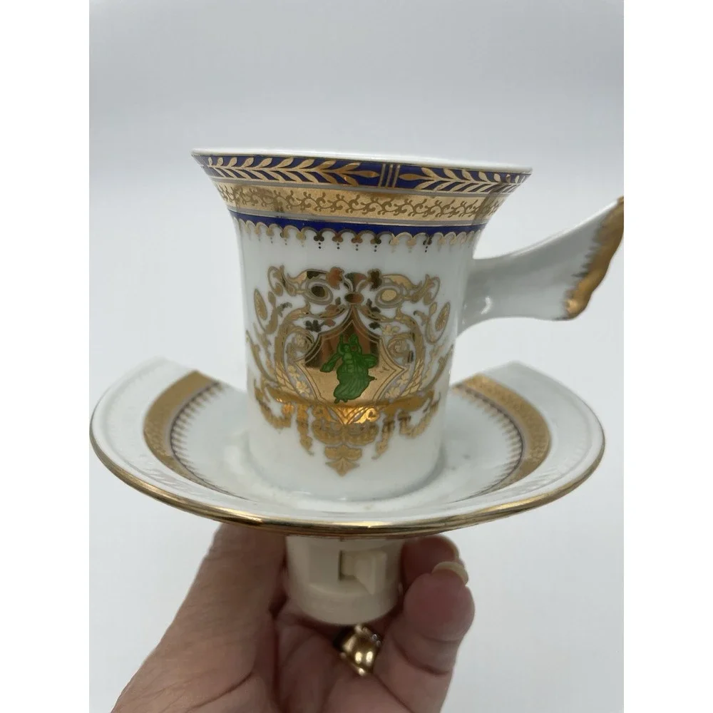 The Unbranded Brand elegant porcelain