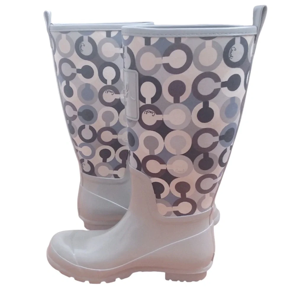 Coach logo rain