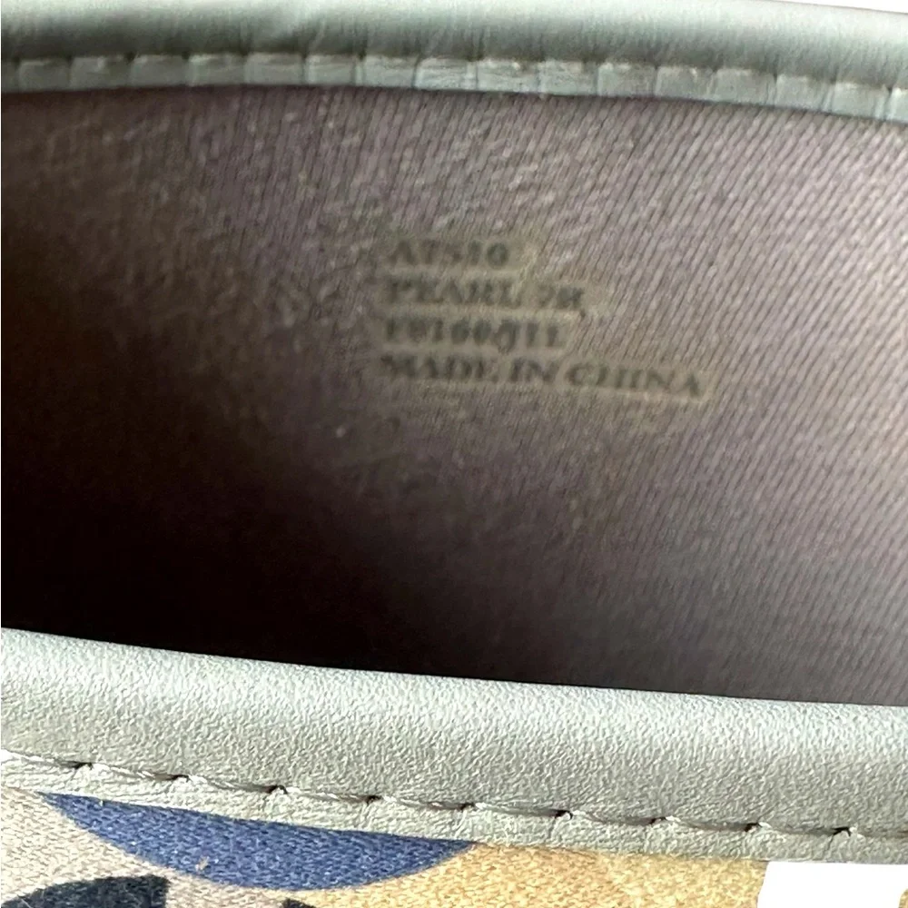 Coach logo rain