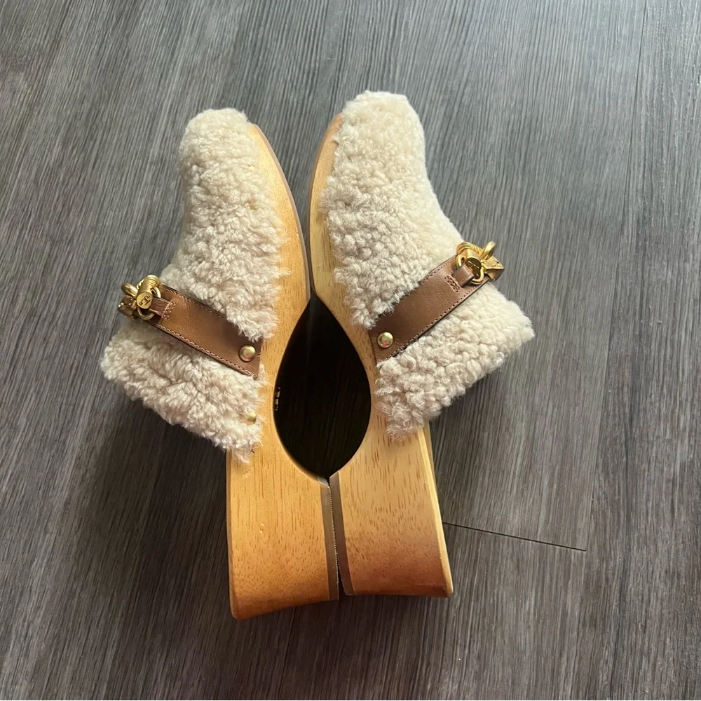 Tory Burch size 5m