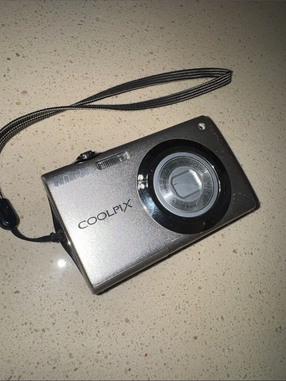 Nikon coolpix s4000