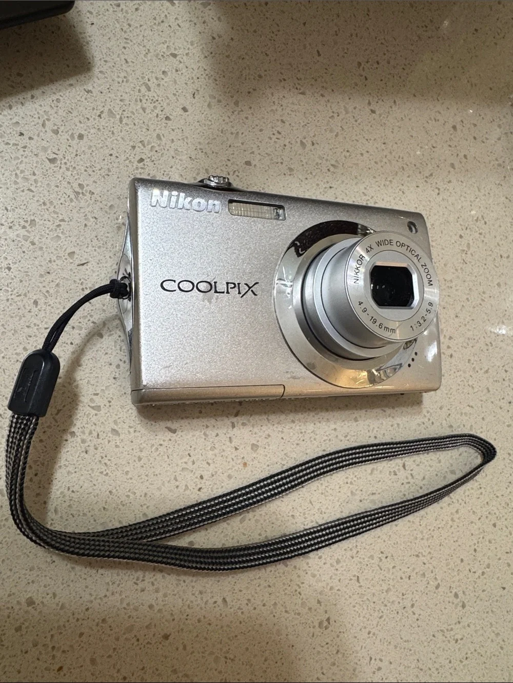 Nikon coolpix s4000