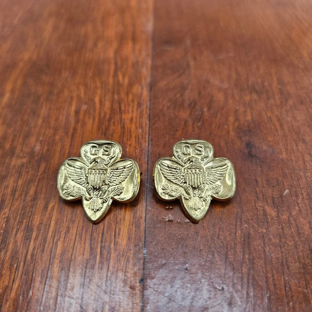 Vintage Girl Scouts GS Pin Badge Set of 2 USA Eagle Crest Gold Tone‎ Metal