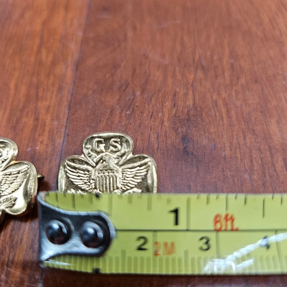 Vintage Girl Scouts GS Pin Badge Set of 2 USA Eagle Crest Gold Tone‎ Metal