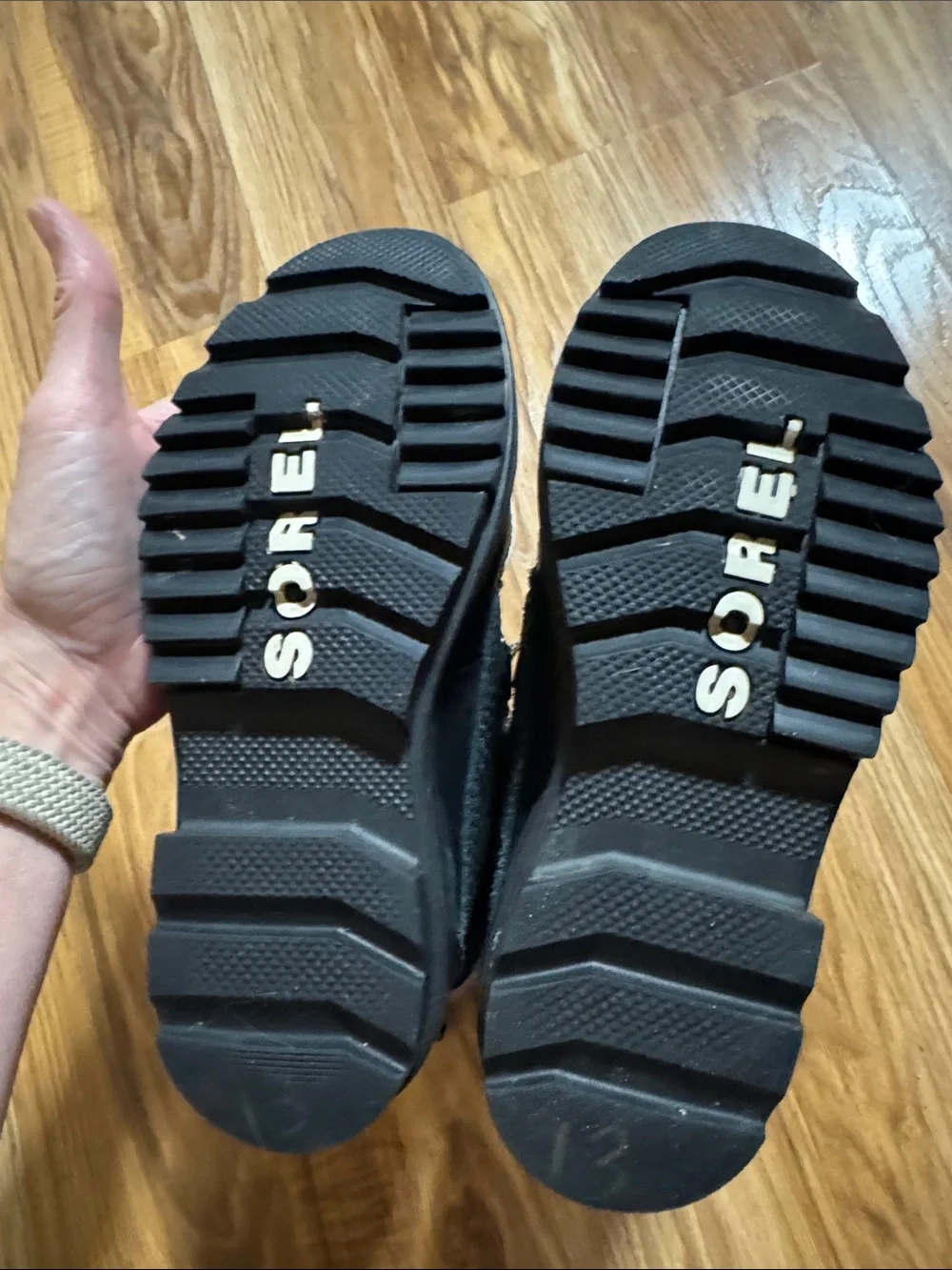 Sorel gently used