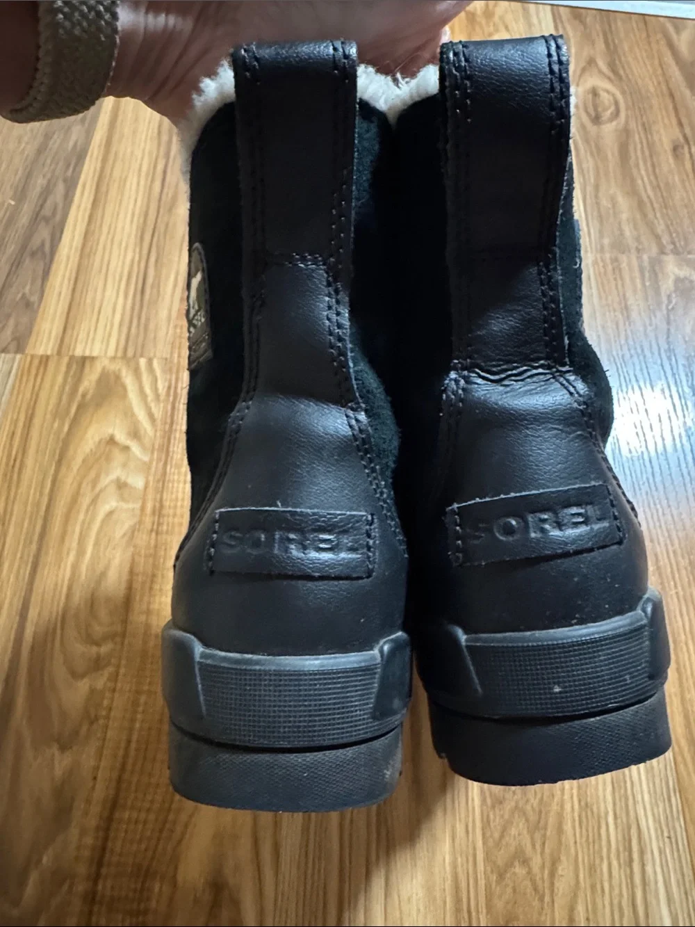 Sorel gently used