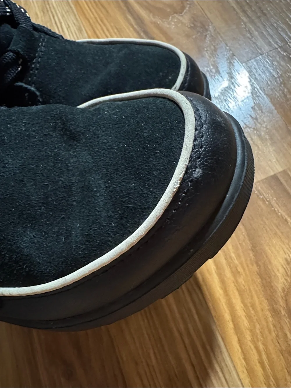 Sorel gently used