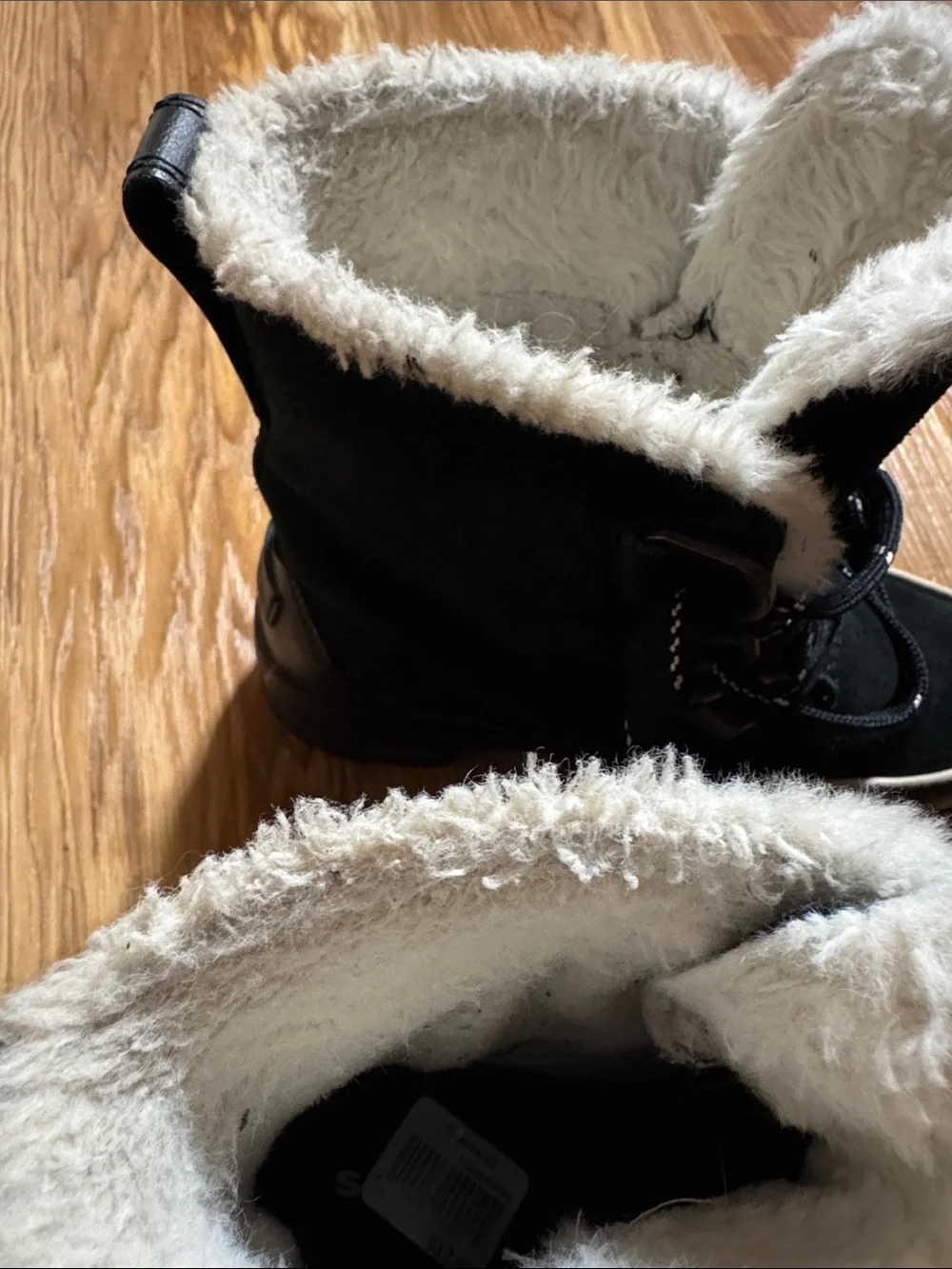 Sorel gently used