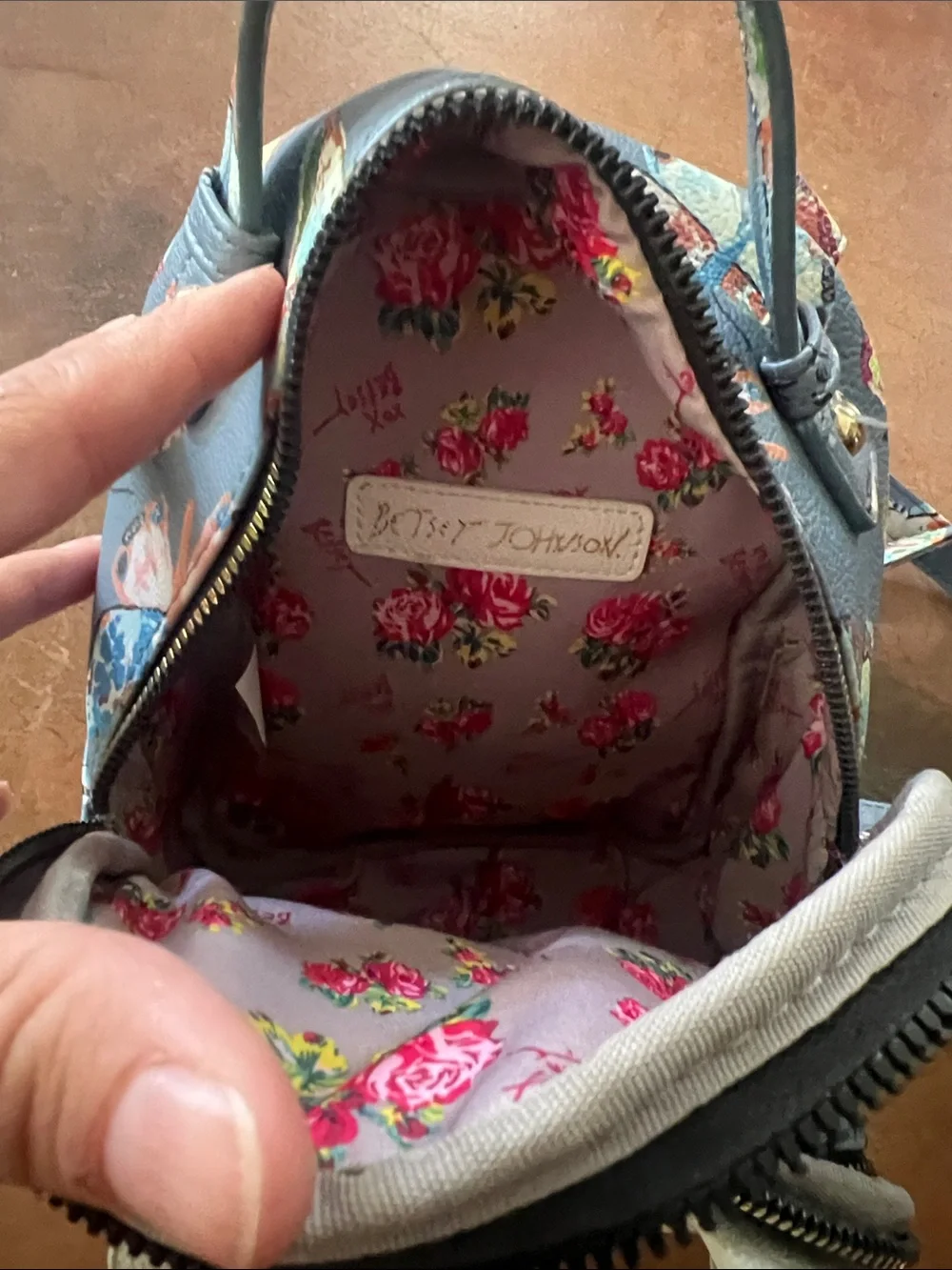 Betsey Johnson adorable mini