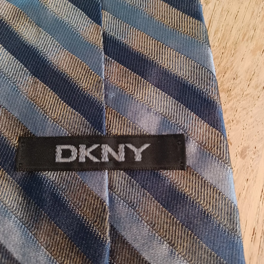 Dkny 100% silk