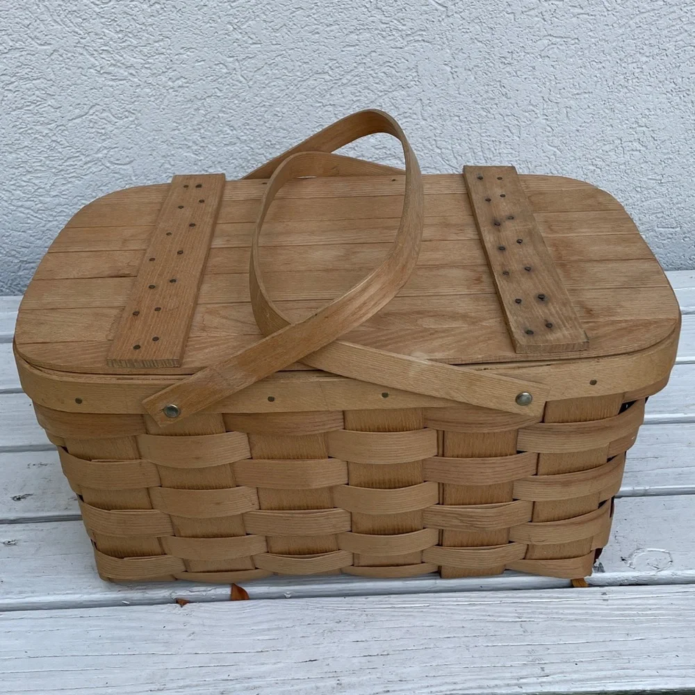 Vintage Basketville Pitney Vermont Picnic Basket