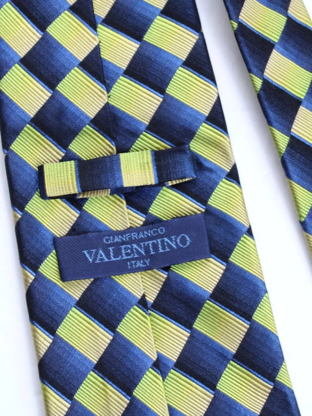 Valentino conditions excellent