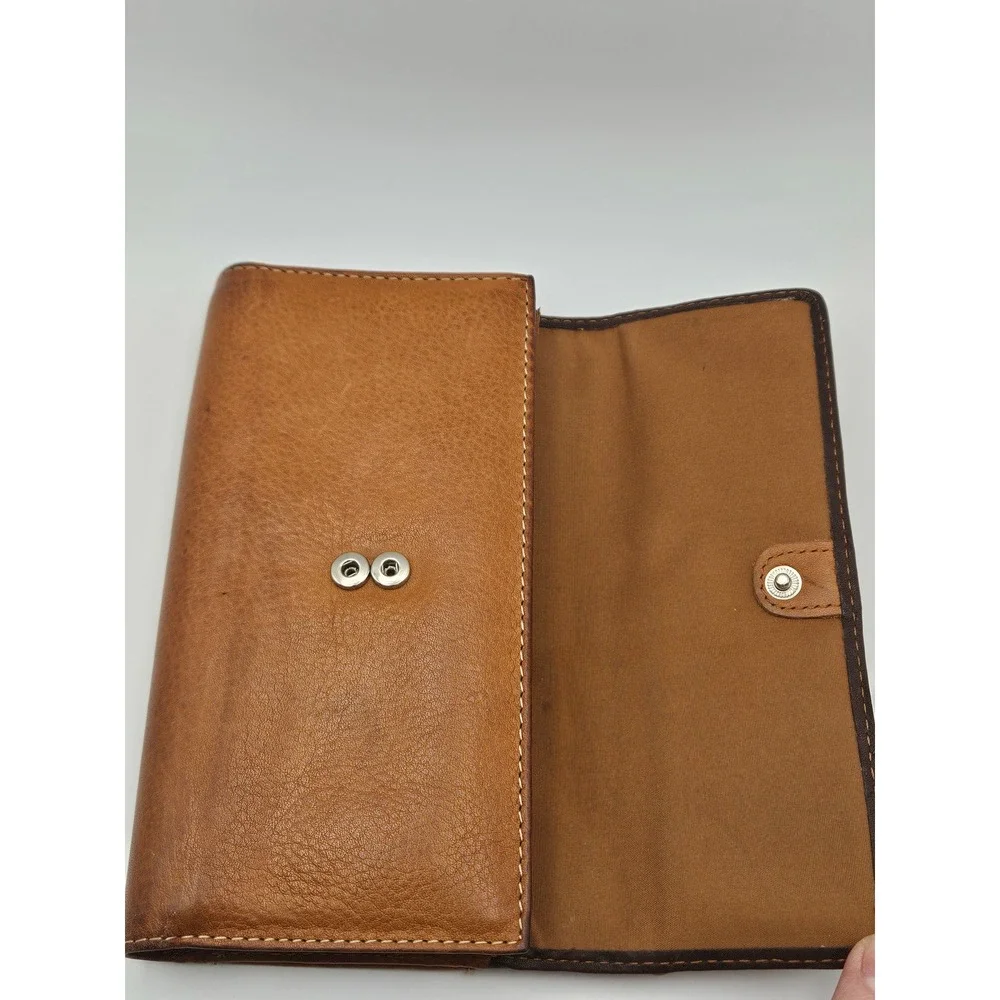 Fossil tri fold