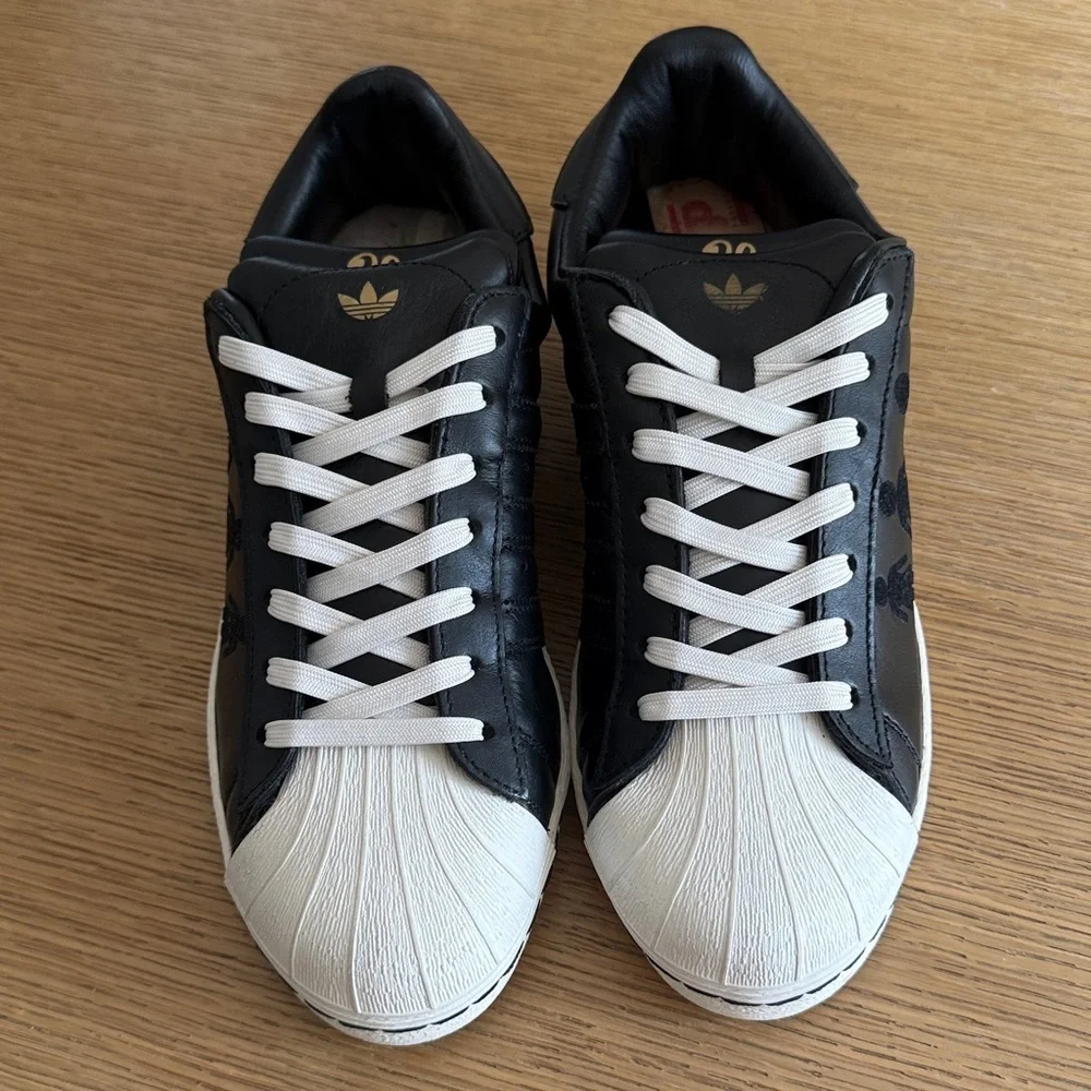adidas reposhing this
