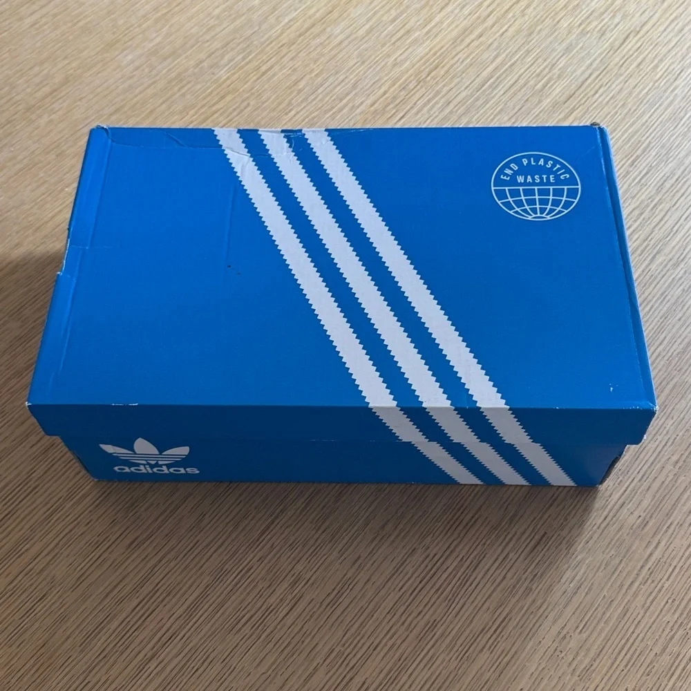 adidas reposhing this